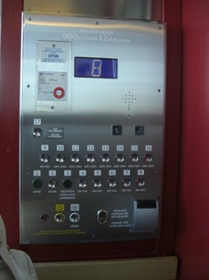エレベーターボタン