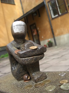 男の子の像